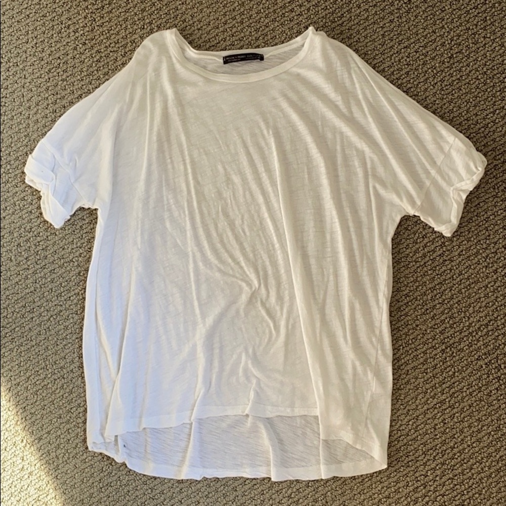 White tee